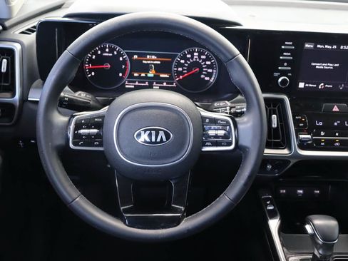 Used 2021 Kia Sorento S w/ Panoramic Sunroof Package AWD/4WD image 9
