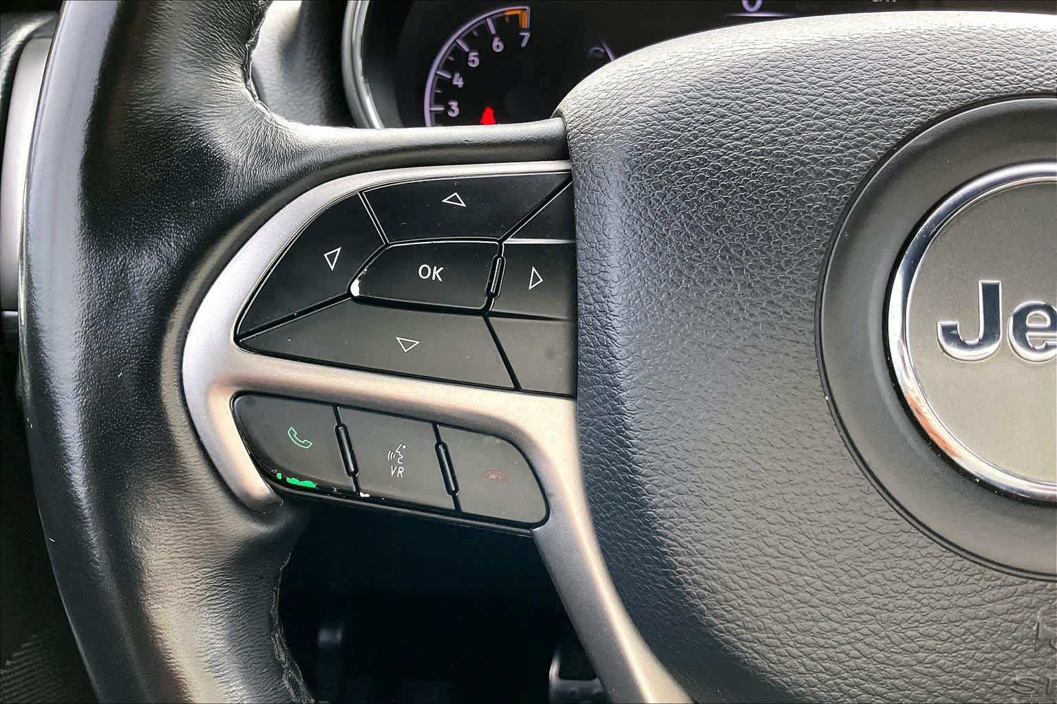 Used 2019 Jeep Grand Cherokee Altitude AWD/4WD image 23