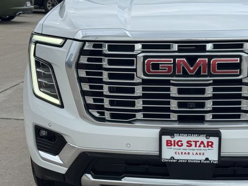 Used 2025 GMC Yukon Denali AWD/4WD image 6