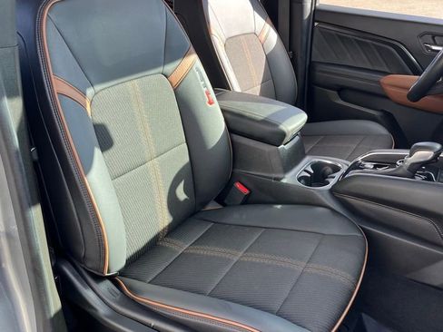 Used 2023 GMC Canyon AT4 image 19