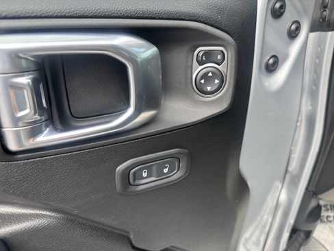 Used 2023 Jeep Wrangler Unlimited w/ Cold Weather Group AWD/4WD image 16