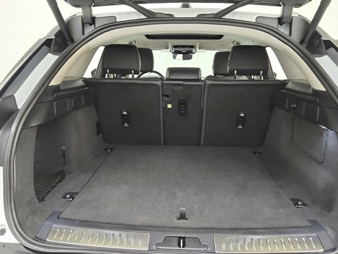 Used 2024 Land Rover Range Rover Velar S AWD/4WD image 29