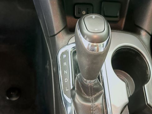 Used 2019 Chevrolet Cruze LT FWD image 24