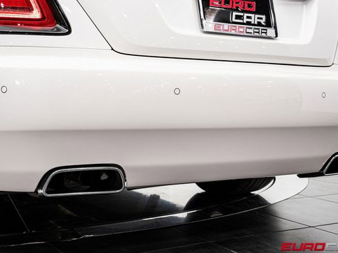 Used 2018 Rolls-Royce Wraith image 15