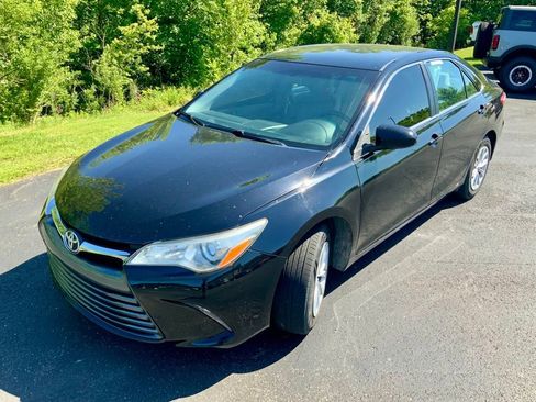 Used 2017 Toyota Camry LE FWD image 5