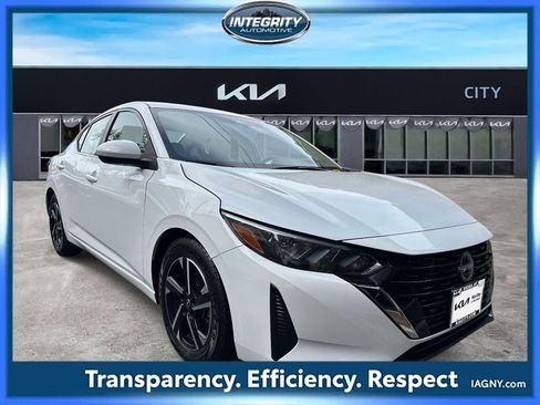 Used 2024 Nissan Sentra SV FWD image 1