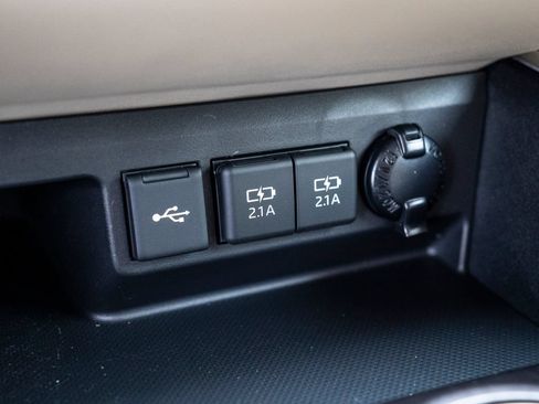 Used 2020 Toyota Highlander Limited AWD/4WD image 31