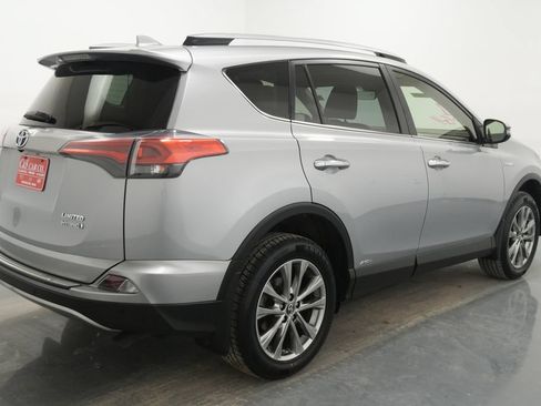 Used 2018 Toyota RAV4 Limited AWD/4WD image 9