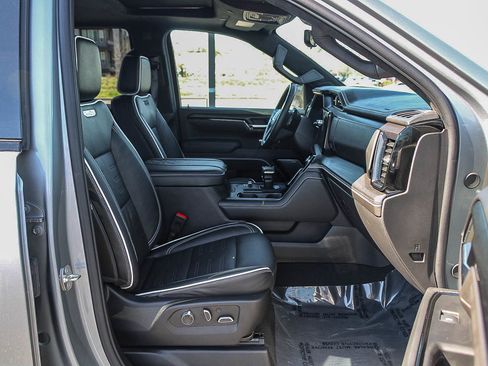 Used 2024 GMC Sierra 1500 AT4X image 15