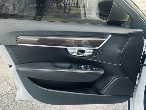 Used 2019 Volvo S90 T5 Momentum image 11