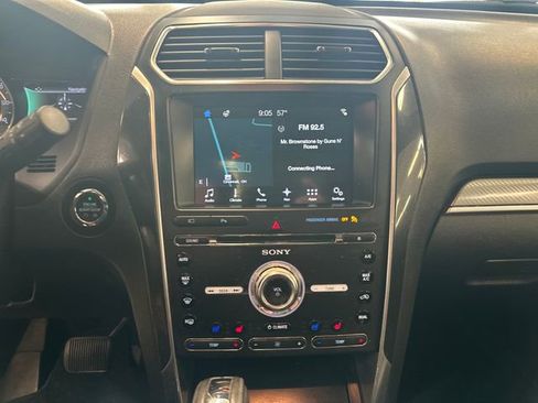 Used 2017 Ford Explorer Sport w/ Equipment Group 401A AWD/4WD image 3