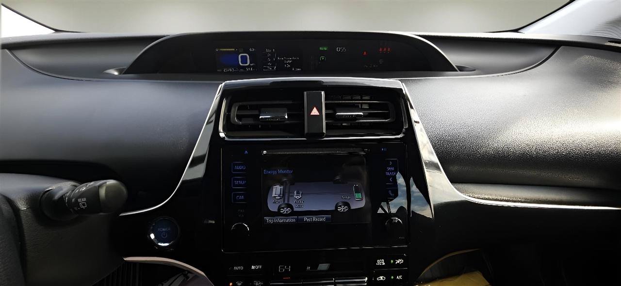 Used 2019 Toyota Prius LE FWD image 15