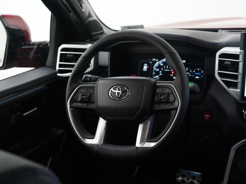 Used 2025 Toyota Sequoia Platinum image 17