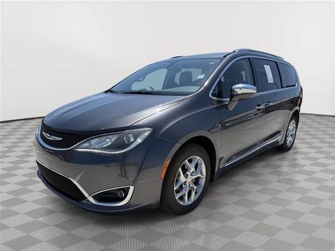 Used 2018 Chrysler Pacifica Limited FWD image 5