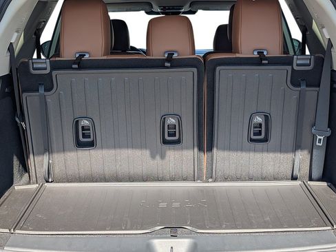 New 2026 Nissan Pathfinder Platinum FWD image 20