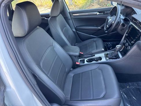 Used 2022 Volkswagen Passat 2.0T R-Line image 20