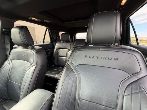Used 2018 Ford Explorer Platinum image 18
