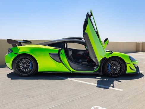 Used 2020 McLaren 620R RWD image 21