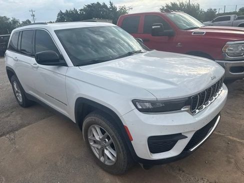 Certified 2024 Jeep Grand Cherokee Laredo X AWD/4WD image 2