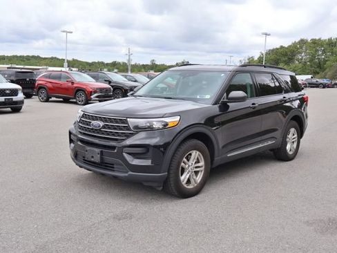 Used 2022 Ford Explorer XLT w/ Class IV Trailer Tow Package AWD/4WD image 3