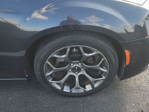 Used 2015 Chrysler 300 S RWD image 4