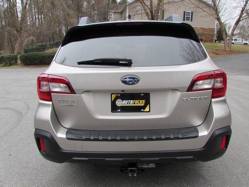 Used 2018 Subaru Outback 2.5i Premium w/ Popular Package #1 image 5