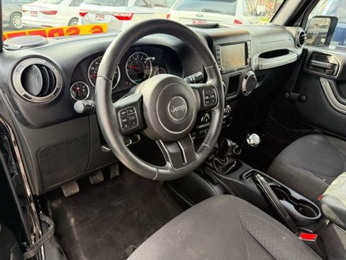 Used 2015 Jeep Wrangler Unlimited Sport w/ Connectivity Group AWD/4WD image 7