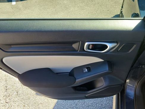 Used 2023 Honda Civic EX image 10
