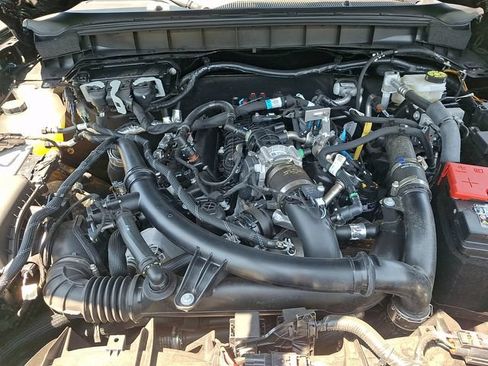 Used 2025 Ford Bronco Badlands AWD/4WD image 34