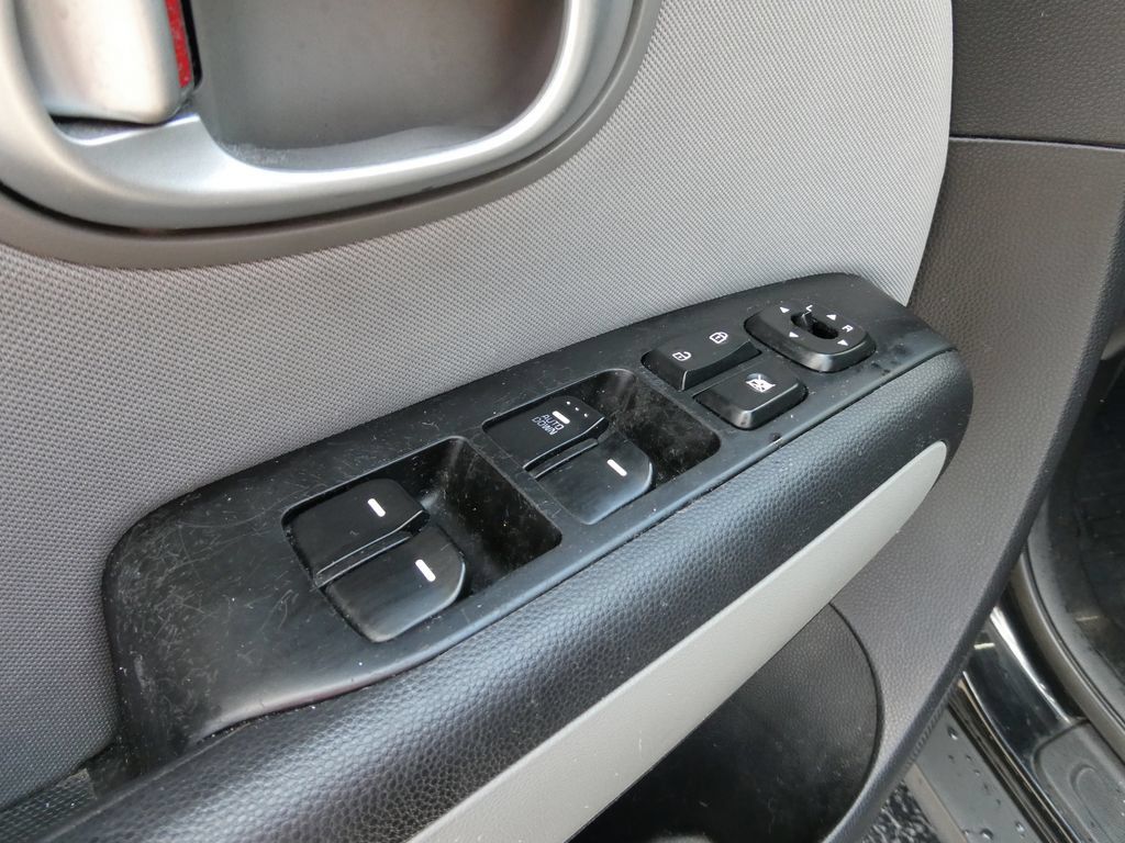 Used 2016 Kia Soul FWD image 23