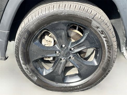 Used 2020 Jeep Compass Latitude image 28