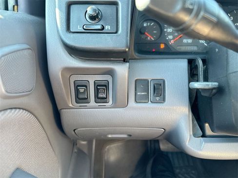 Used 2000 Nissan Xterra XE image 16