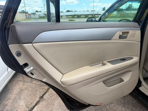 Used 2010 Toyota Avalon XL FWD image 12