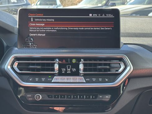 Used 2025 BMW X4 xDrive30i w/ Premium Package AWD/4WD image 29