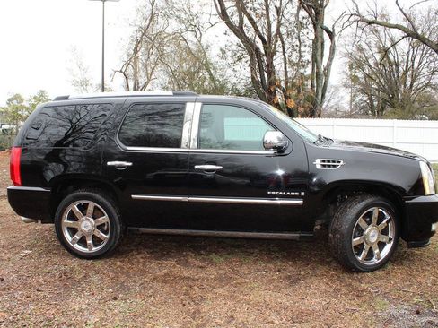 Used 2009 Cadillac Escalade AWD image 6