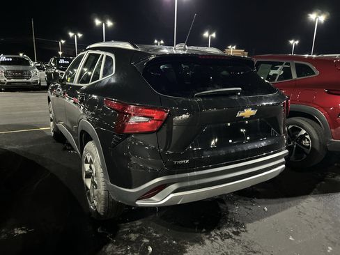 Used 2024 Chevrolet Trax LT image 6