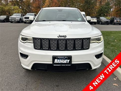 Certified 2021 Jeep Grand Cherokee Laredo X image 3