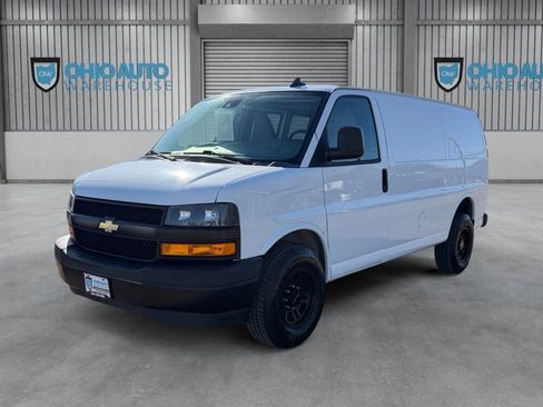 Used 2020 Chevrolet Express 3500 w/ Driver Convenience Package image 1
