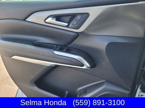 Used 2024 Chevrolet Traverse LT FWD image 14