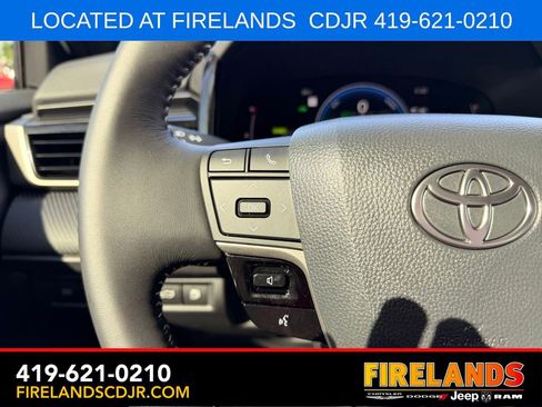 Used 2025 Toyota Camry SE FWD image 24