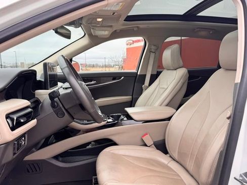 Used 2023 Lincoln Nautilus Reserve image 6