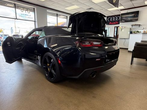 Used 2017 Chevrolet Camaro SS RWD image 31