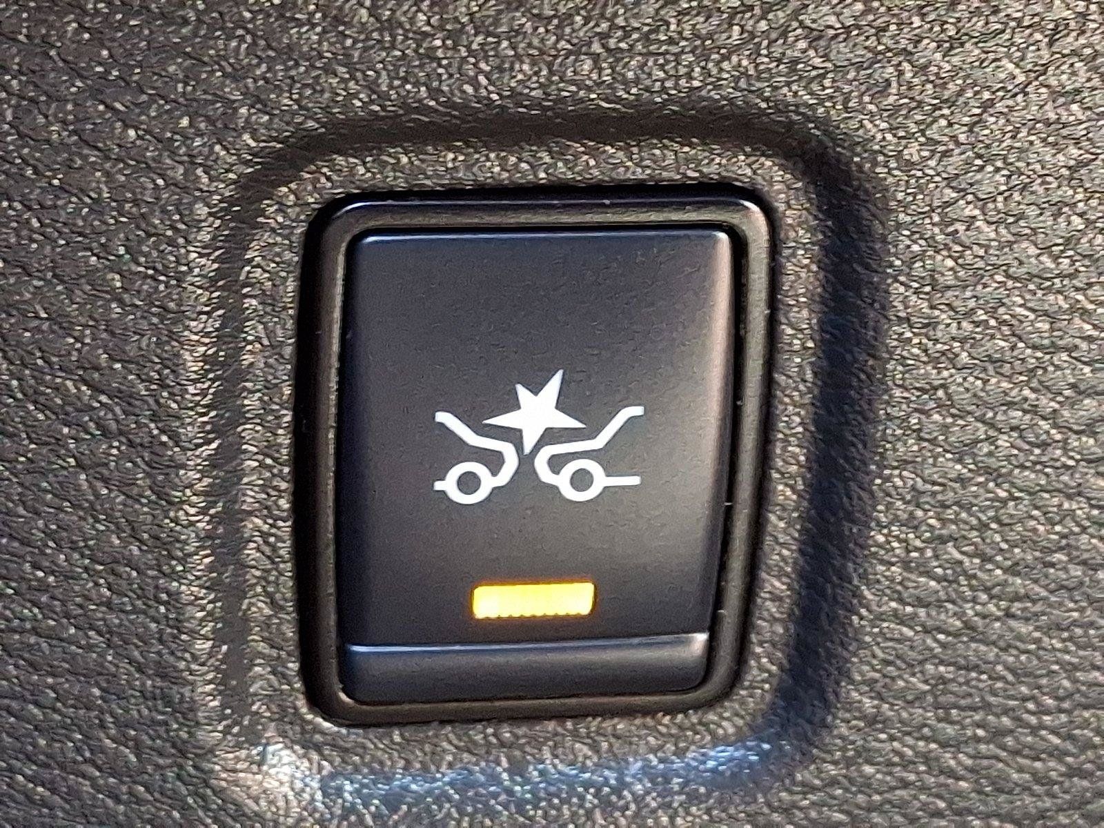 Used 2019 Nissan Kicks S FWD image 25