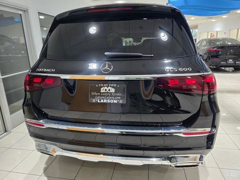 Used 2025 Mercedes-Benz Maybach GLS 600 4MATIC image 4