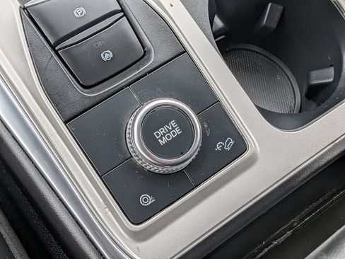 Used 2023 Ford Explorer XLT w/ Equipment Group 202A AWD/4WD image 28
