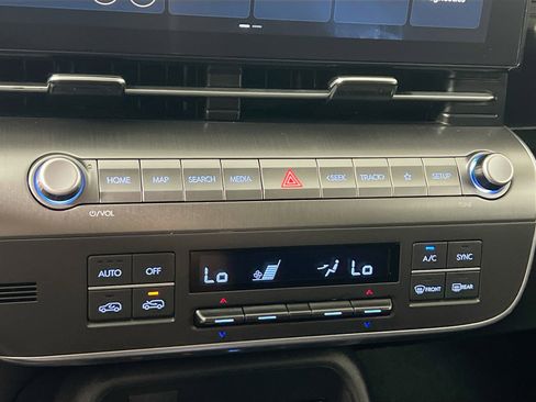 Used 2025 Hyundai Kona SEL AWD/4WD image 27