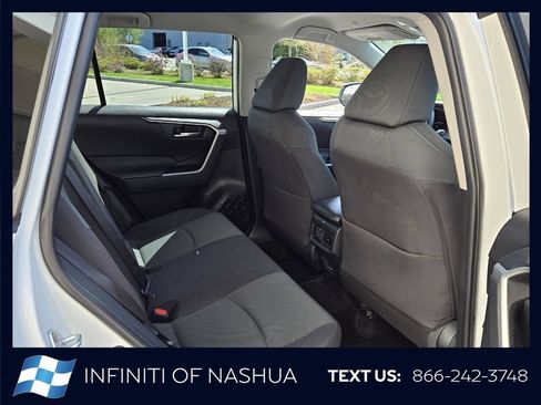 Used 2025 Toyota RAV4 XLE AWD/4WD image 16
