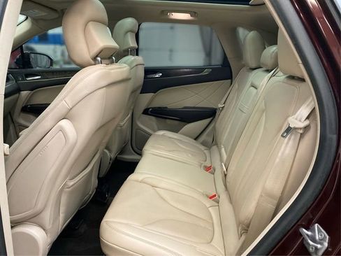 Used 2018 Lincoln MKC Reserve image 10