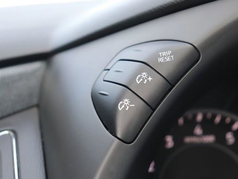 Used 2024 Nissan Armada SV image 17