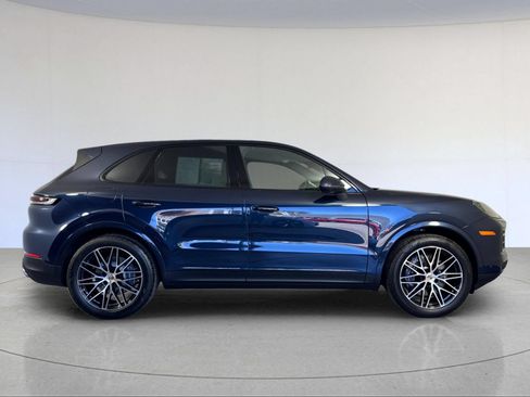 Certified 2026 Porsche Cayenne AWD/4WD image 9